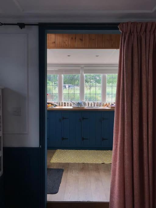 Toosey Lass - St Osyth Creek Saint Osyth エクステリア 写真