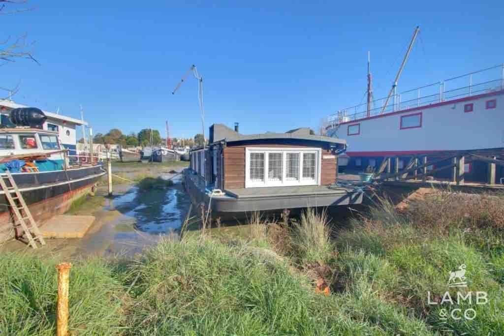 Toosey Lass - St Osyth Creek Saint Osyth エクステリア 写真