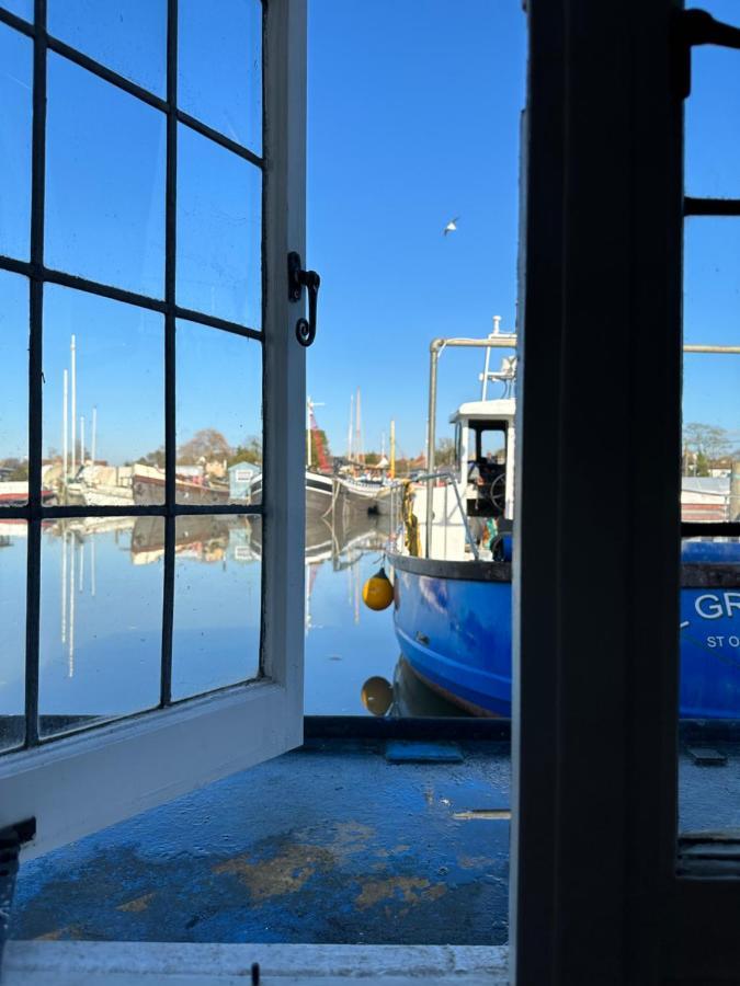 Toosey Lass - St Osyth Creek Saint Osyth エクステリア 写真